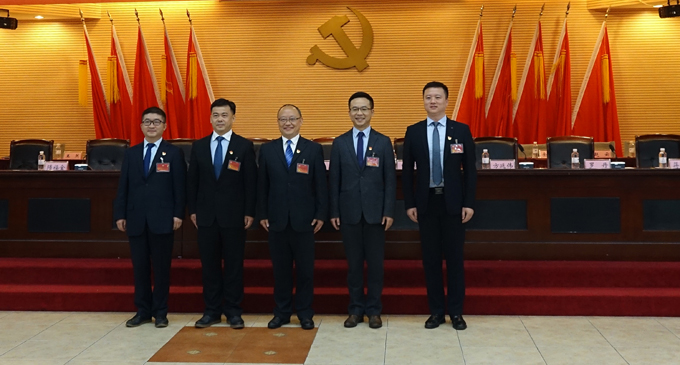 中国共产*贵州铁路投资有限责任公司第一次代表大会关于公司纪委工作报告的决议